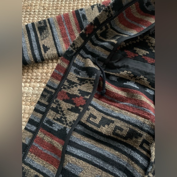 Jack by BB Dakota jacket in a size XS. Vintage inspired print and lightweight. - Picture 5 of 7